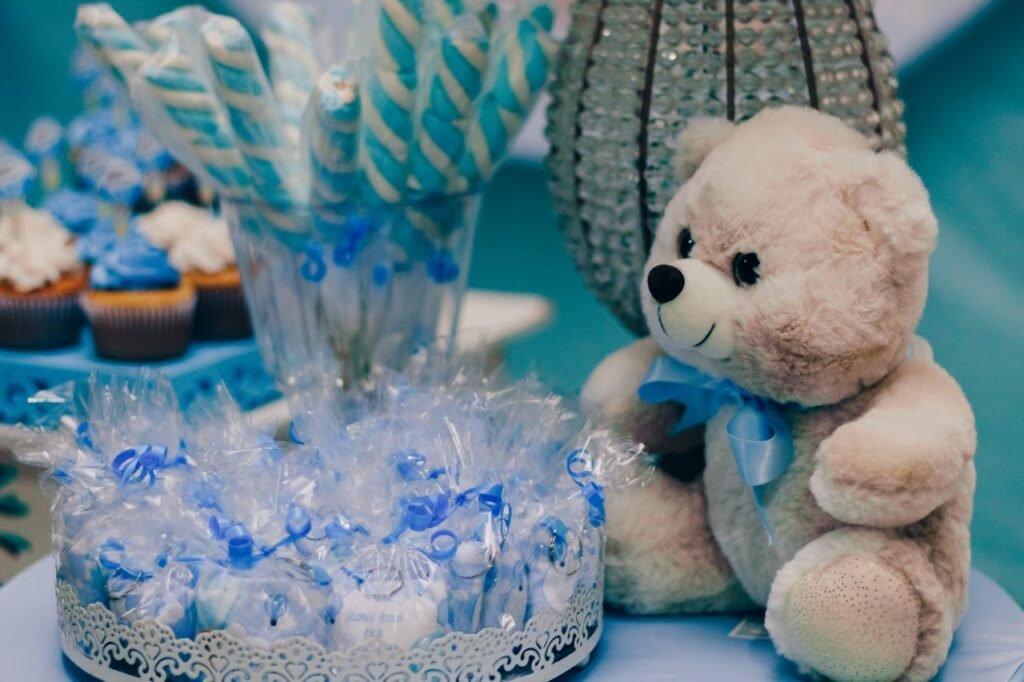 Quel cadeau de naissance offrir : idées pratiques pour l’arrivée d’un bébé