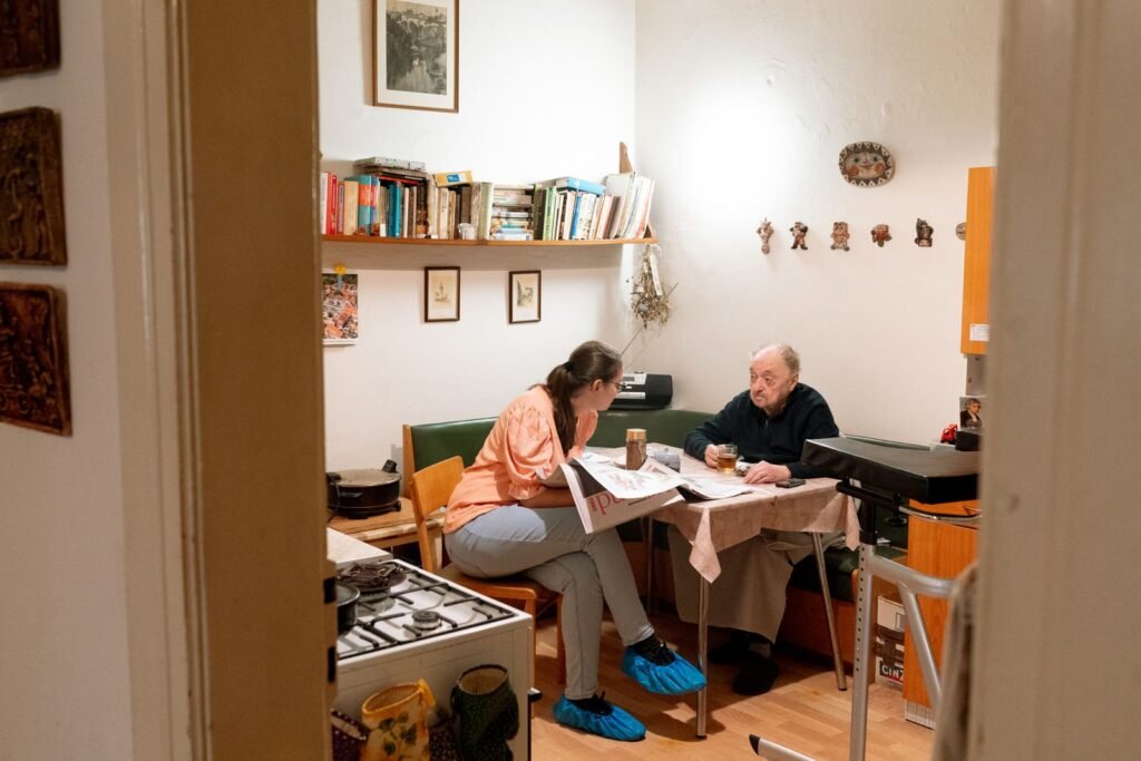 Ce qu&rsquo;une aide à domicile n&rsquo;a pas le droit de faire chez votre parent